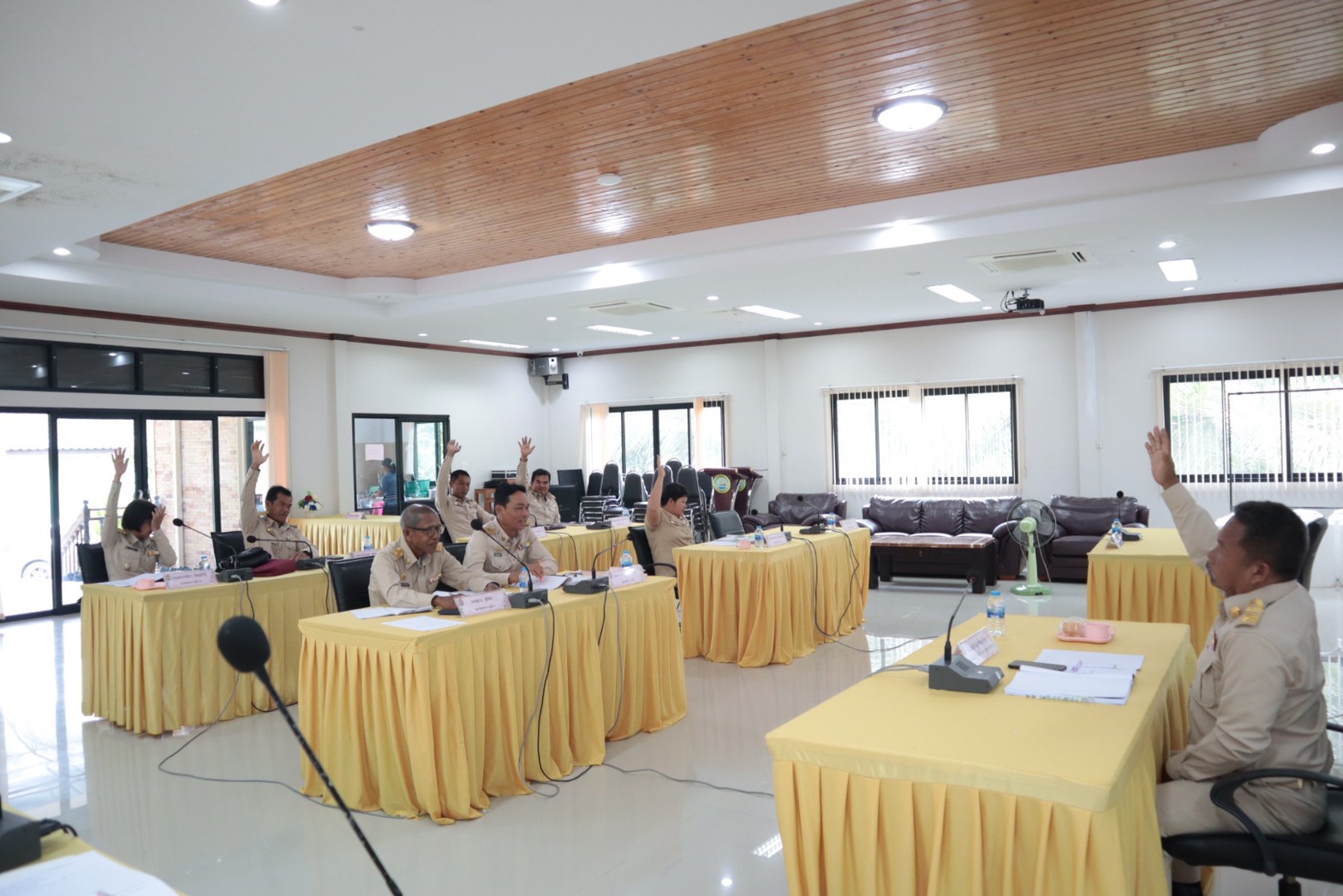 ประชุมสภาองค์การลบริหารส่วนตำบลลำเลียง สมัยวิสามัญ สมัยที่สาม ครั้งที่สอง ประจำปี 2566