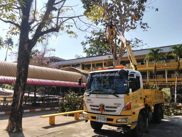 เทศบาลตำบลลำเลียง ได้ดำเนินการปรับปรุงสถานที่ ปรับภูมิทัศน์ภายในบริเวณโรงเรียนกระบุรีวิทยา ให้มีความสะอาด เป็นระเบียบ และสวยงาม เพื่อเตรียมความพร้อมในการรับเสด็จทูลกระหม่อมหญิงอุบลรัตนราชกัญญา สิริวัฒนาพรรณวดี